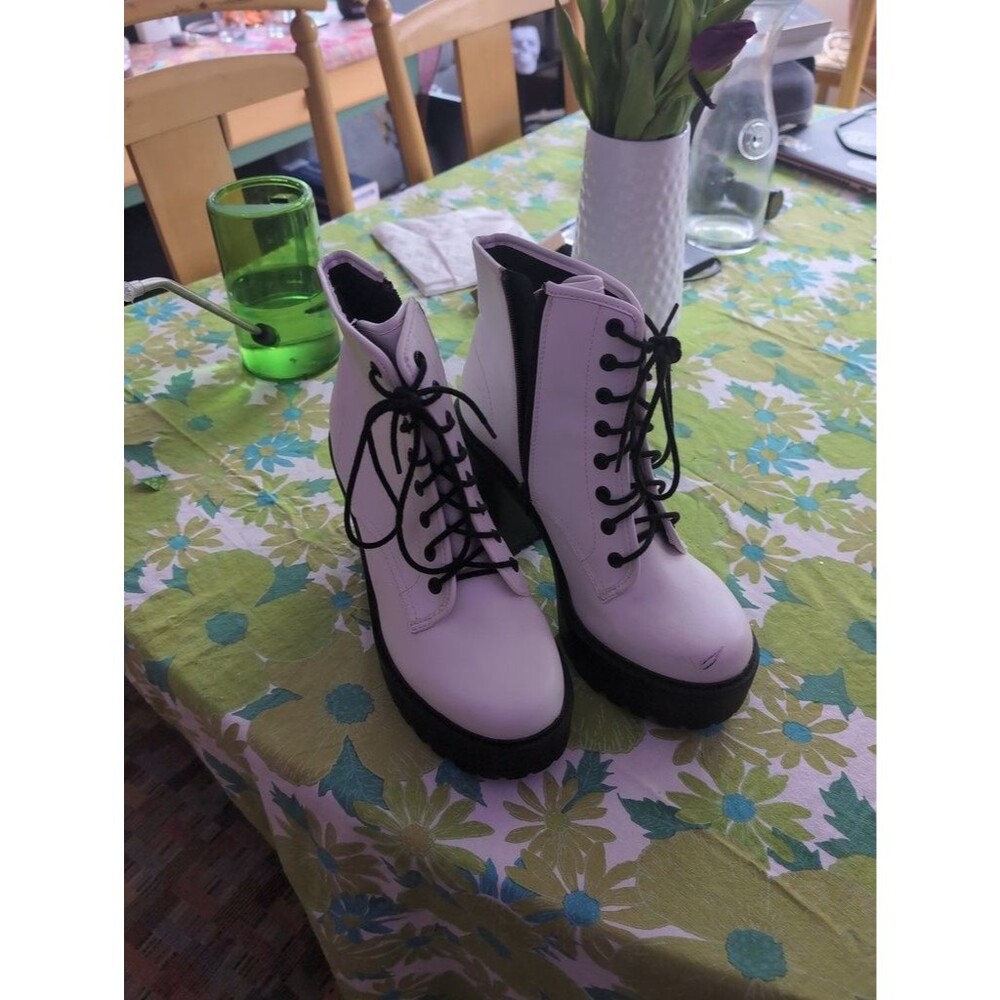 SODA Women's Lace-Up Platform Ankle Boots